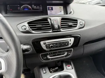 2500e avans 2000e în rate