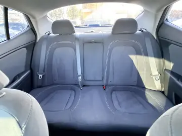 hibrid  5000e avans 5000e în 3 luni