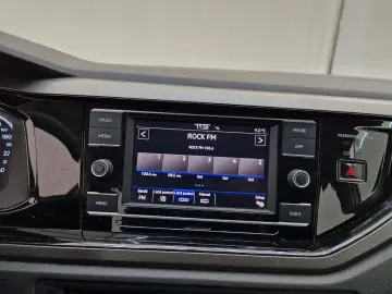 Volkswagen Polo Car Vertical curat Istoric service complet