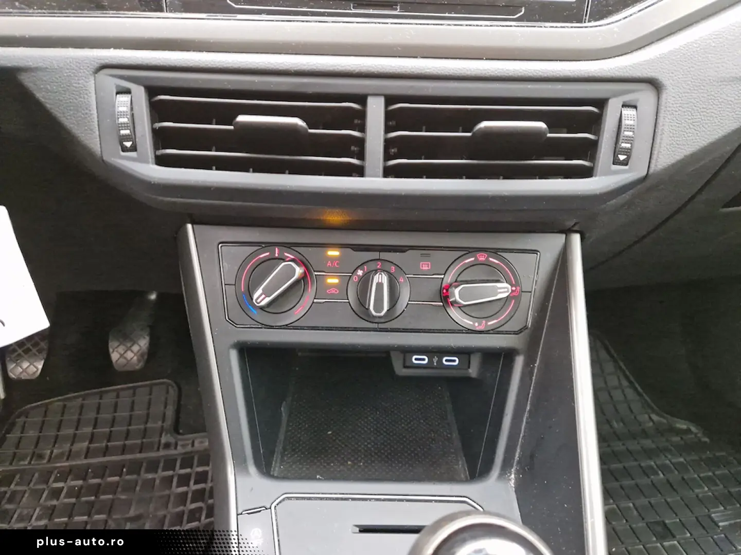 Volkswagen Polo Car Vertical curat Istoric service complet