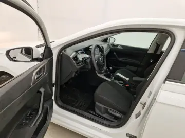 Volkswagen Polo Car Vertical curat Istoric service complet