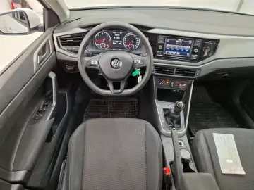 Volkswagen Polo Car Vertical curat Istoric service complet