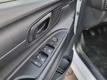 HYUNDAI i20 – Car Vertical curat  Istoric service complet.