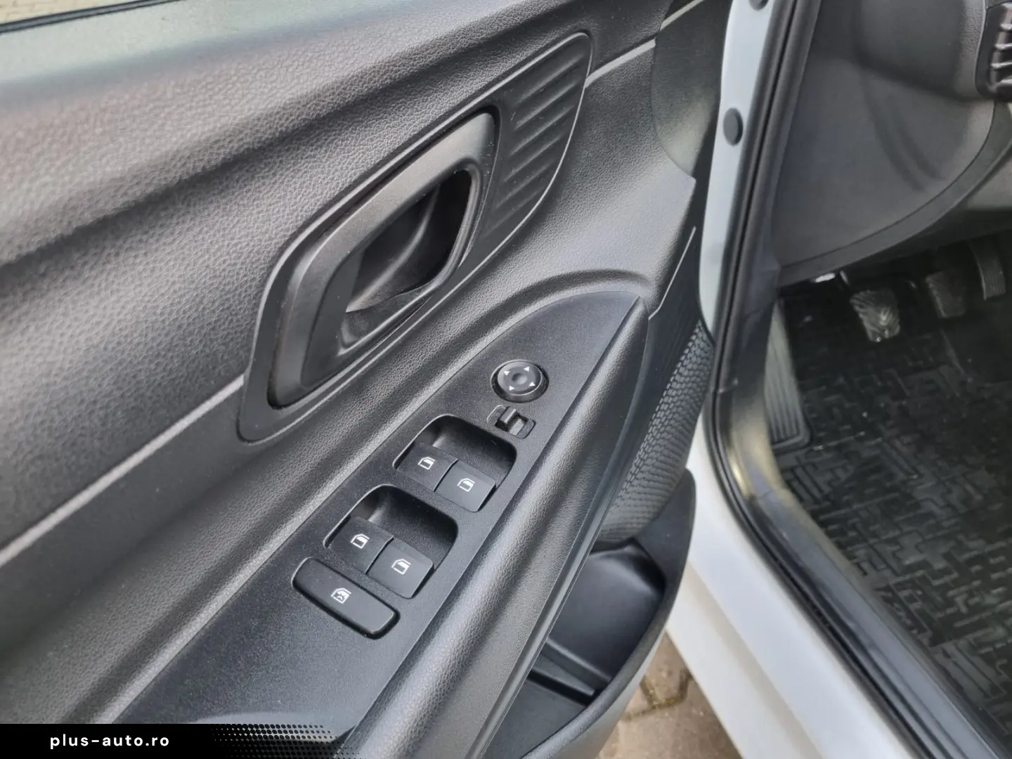 HYUNDAI i20 – Car Vertical curat  Istoric service complet.