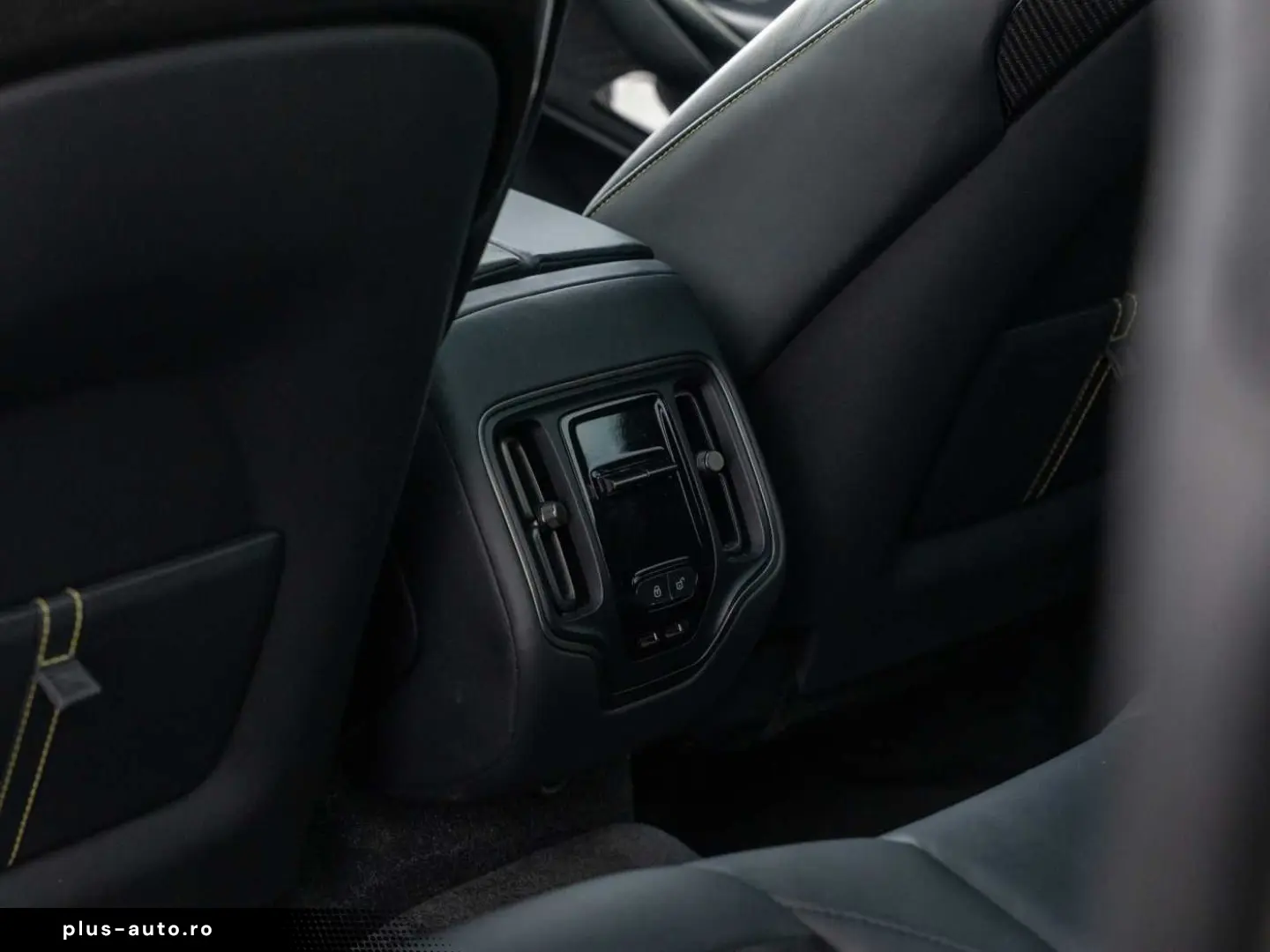 ASTON MARTIN DBX 707 V8 4x4