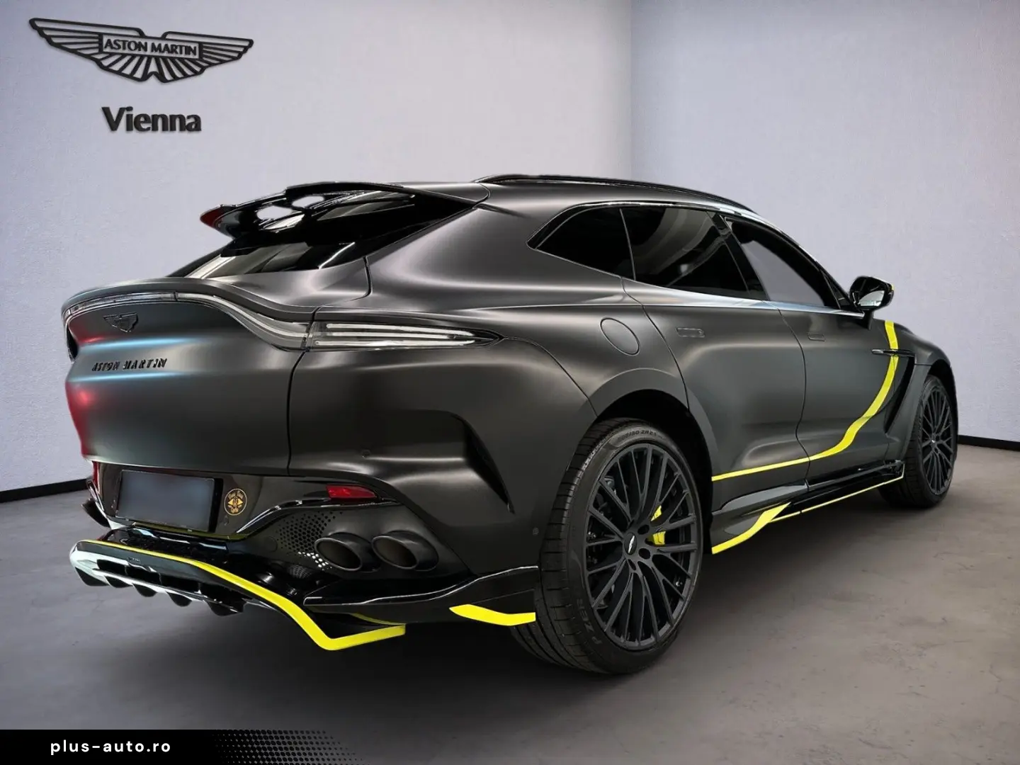 ASTON MARTIN DBX707   Q AMR Inspired   QuickSilver