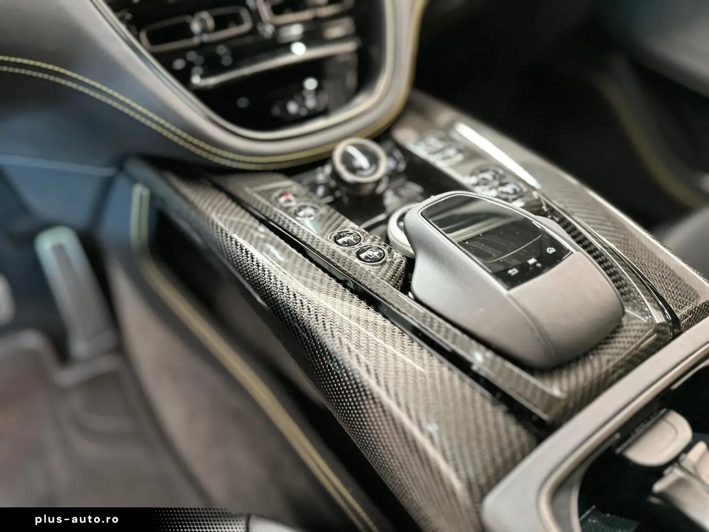 ASTON MARTIN DBX707   Q AMR Inspired   QuickSilver