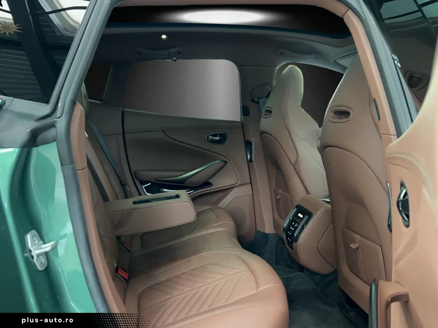 ASTON MARTIN DBX 707 Q  (Tow Bar) all havana tan