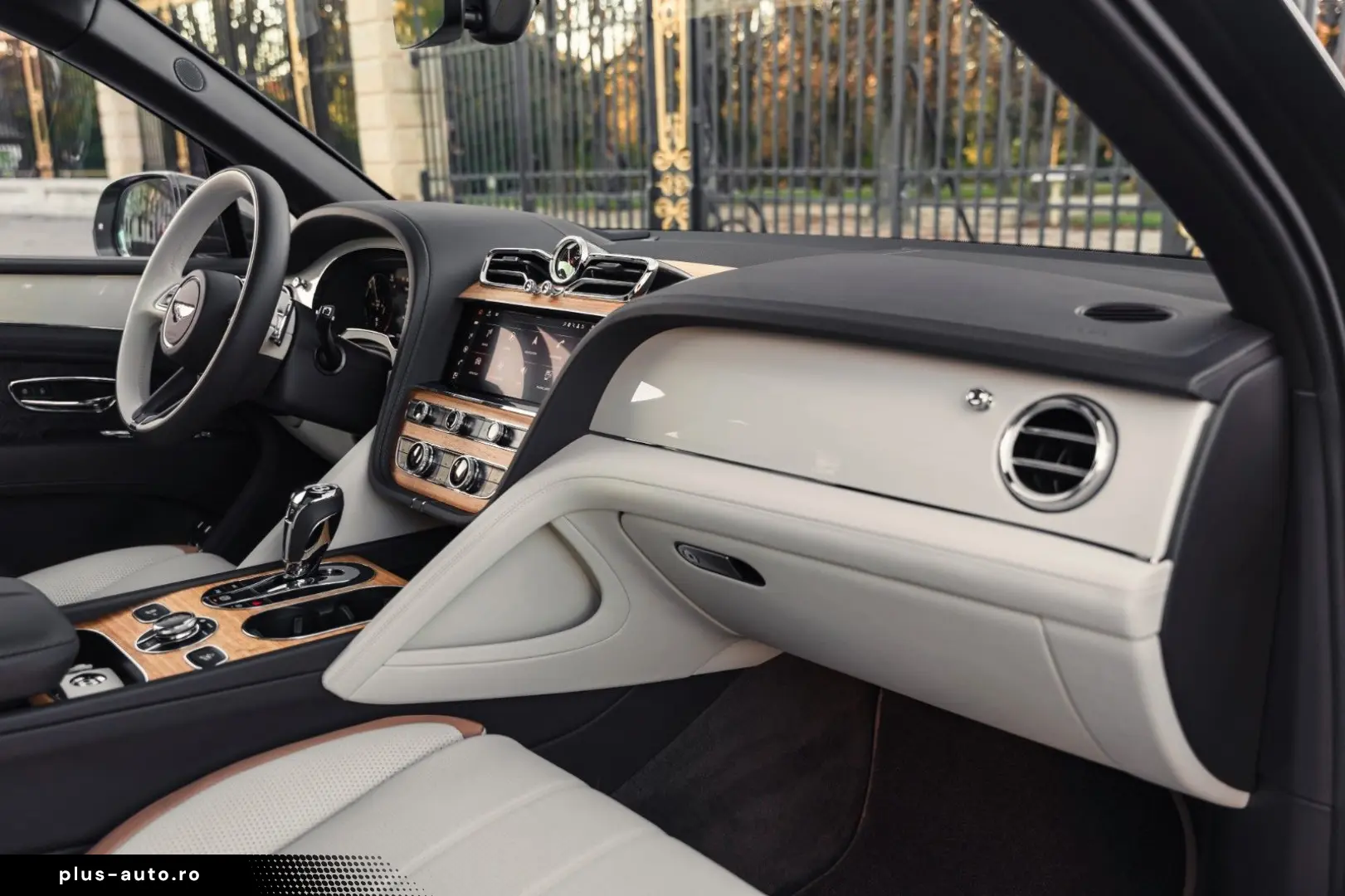 BENTLEY Bentayga 3.0 Hybrid Odyssean Edition 1 of 70