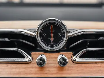 BENTLEY Bentayga 3.0 Hybrid Odyssean Edition 1 of 70