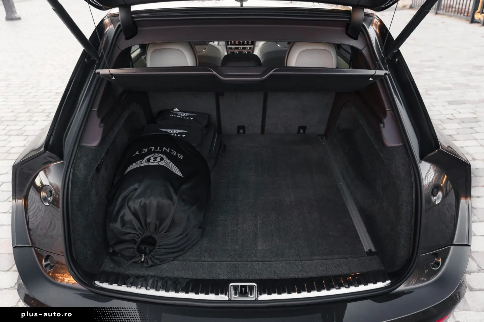 BENTLEY Bentayga 3.0 Hybrid Odyssean Edition 1 of 70