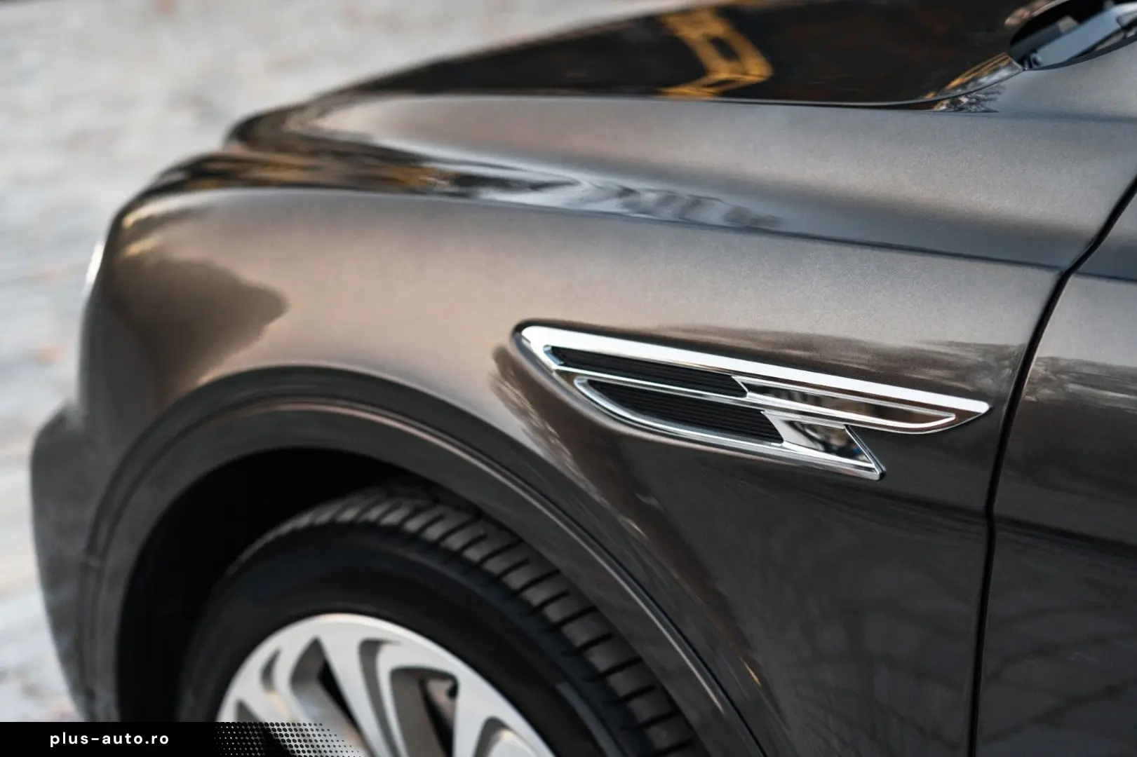 BENTLEY Bentayga 3.0 Hybrid Odyssean Edition 1 of 70