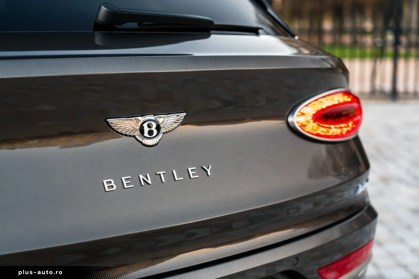 BENTLEY Bentayga 3.0 Hybrid Odyssean Edition 1 of 70