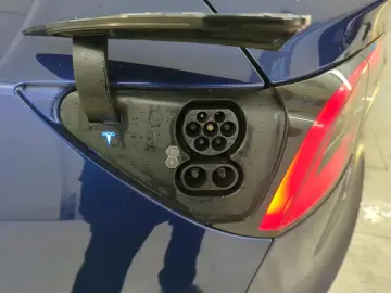 TESLA MODEL 3 LONG RANGE DUAL MOTOR