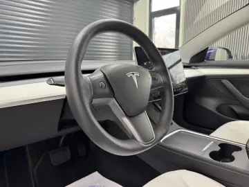 TESLA MODEL 3 LONG RANGE DUAL MOTOR