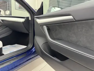 TESLA MODEL 3 LONG RANGE DUAL MOTOR