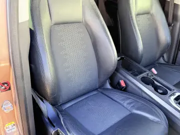 Land Rover Discovery Sport   2.2 Diesel   An 2015