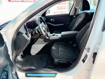 BMW Seria 3 318i Touring Automat