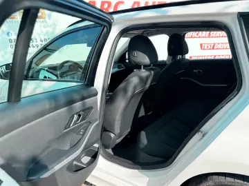 BMW Seria 3 318i Touring Automat