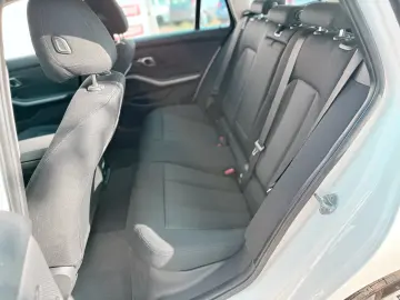 BMW Seria 3 318i Touring Automat