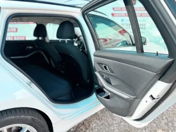 BMW Seria 3 318i Touring Automat