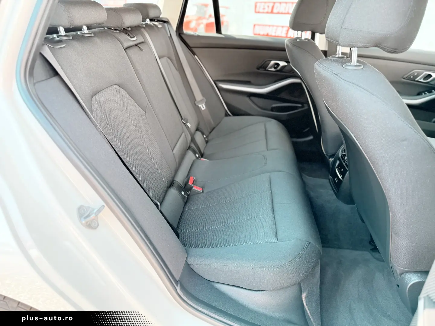 BMW Seria 3 318i Touring Automat