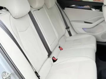 Volkswagen Passat Variant Elegance DSG