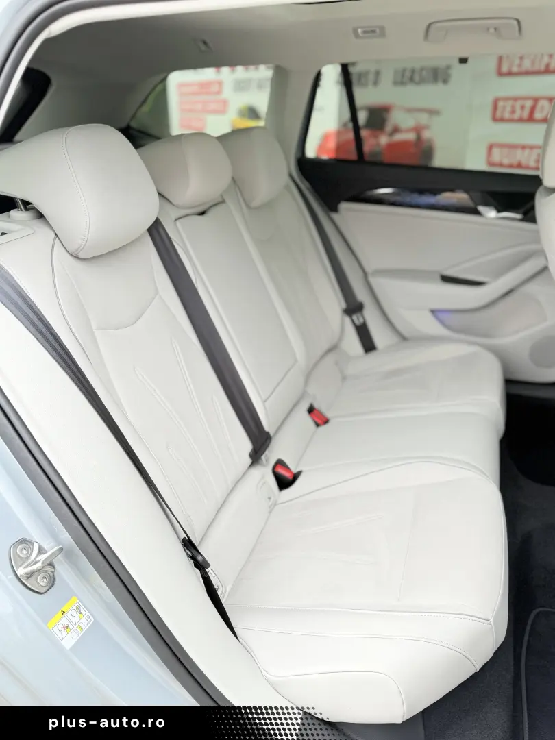 Volkswagen Passat Variant Elegance DSG