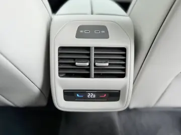 Volkswagen Passat Variant Elegance DSG