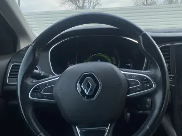 Renault Megane   carlig remorcare   rar efectuat  navigatie