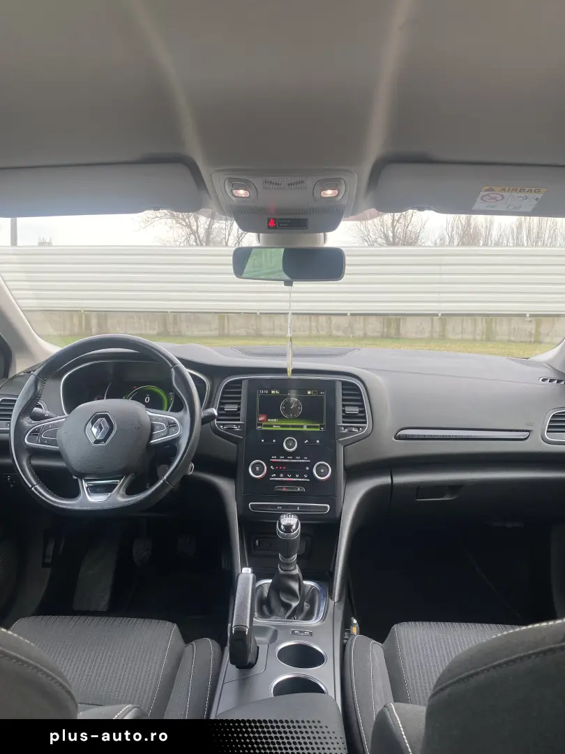 Renault Megane   carlig remorcare   rar efectuat  navigatie