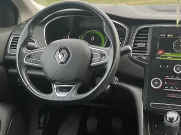 Renault Megane   carlig remorcare   rar efectuat  navigatie