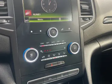 Renault Megane   carlig remorcare   rar efectuat  navigatie