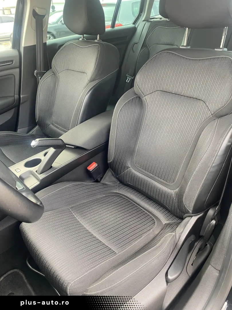 Renault Megane   carlig remorcare   rar efectuat  navigatie