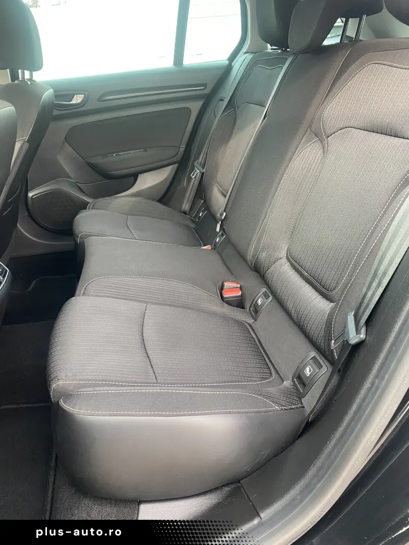 Renault Megane   carlig remorcare   rar efectuat  navigatie