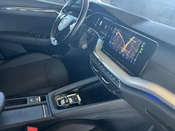 Skoda  Octavia Combi 2.0  .150 Cp  T D I .D S G  Style