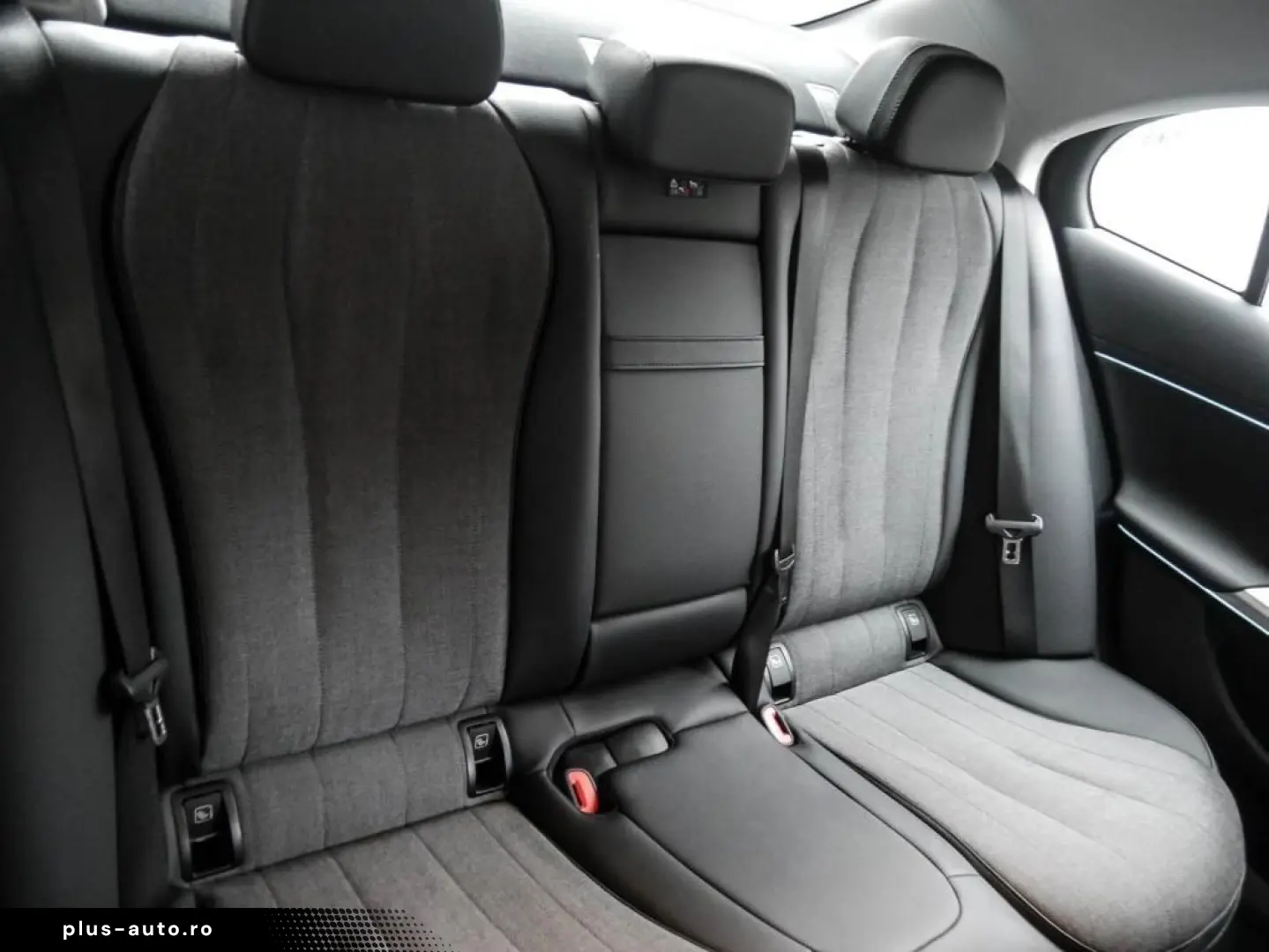 MERCEDES-BENZ E 300 de Avantgarde LED Kamera Distr T&hellip;