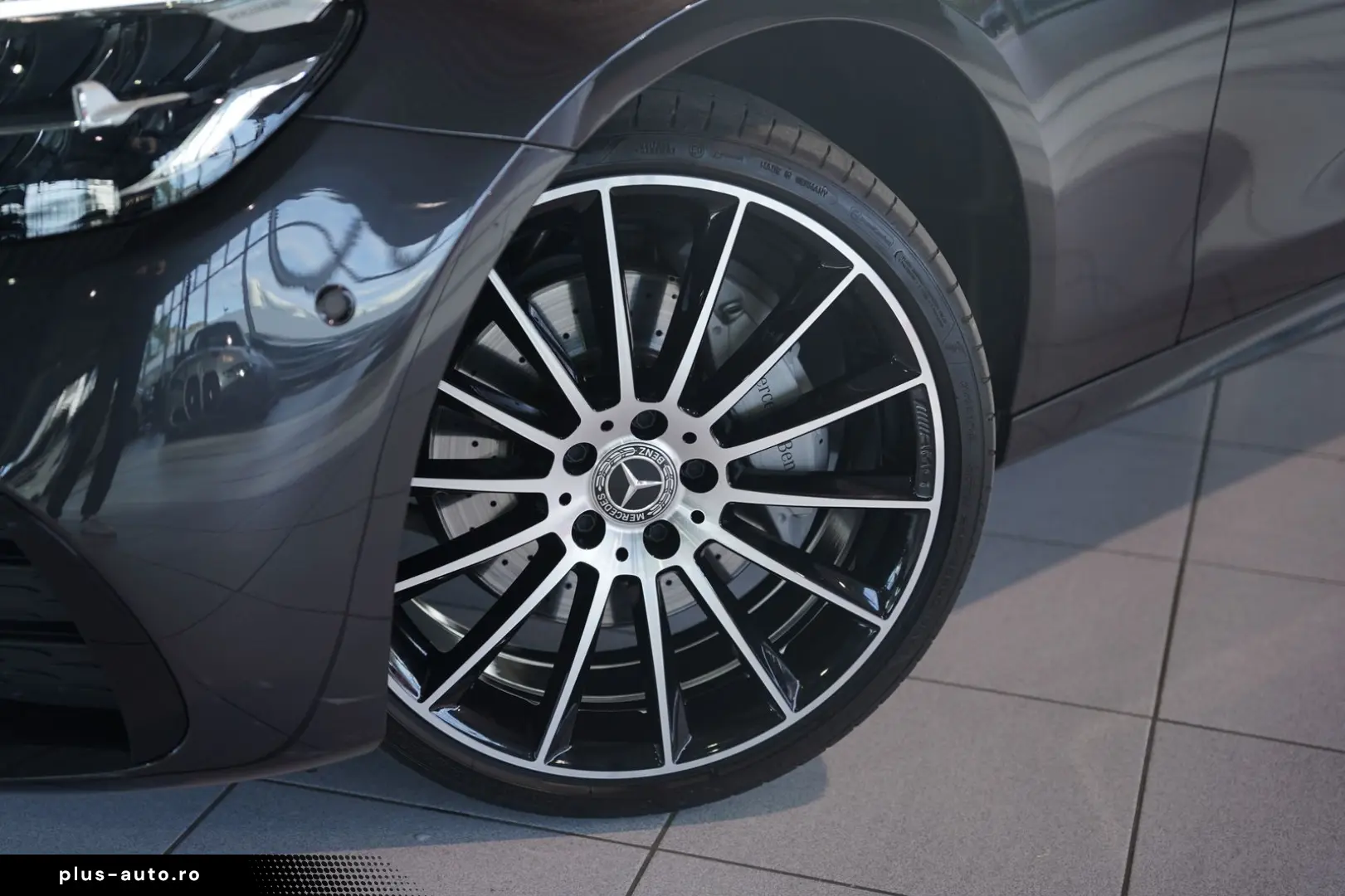 MERCEDES-BENZ E 300 d 4M Limousine AMG Line  20  Pano  Night