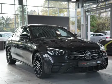 MERCEDES-BENZ E 300 d 4M Limousine AMG Line  20  Pano  Night