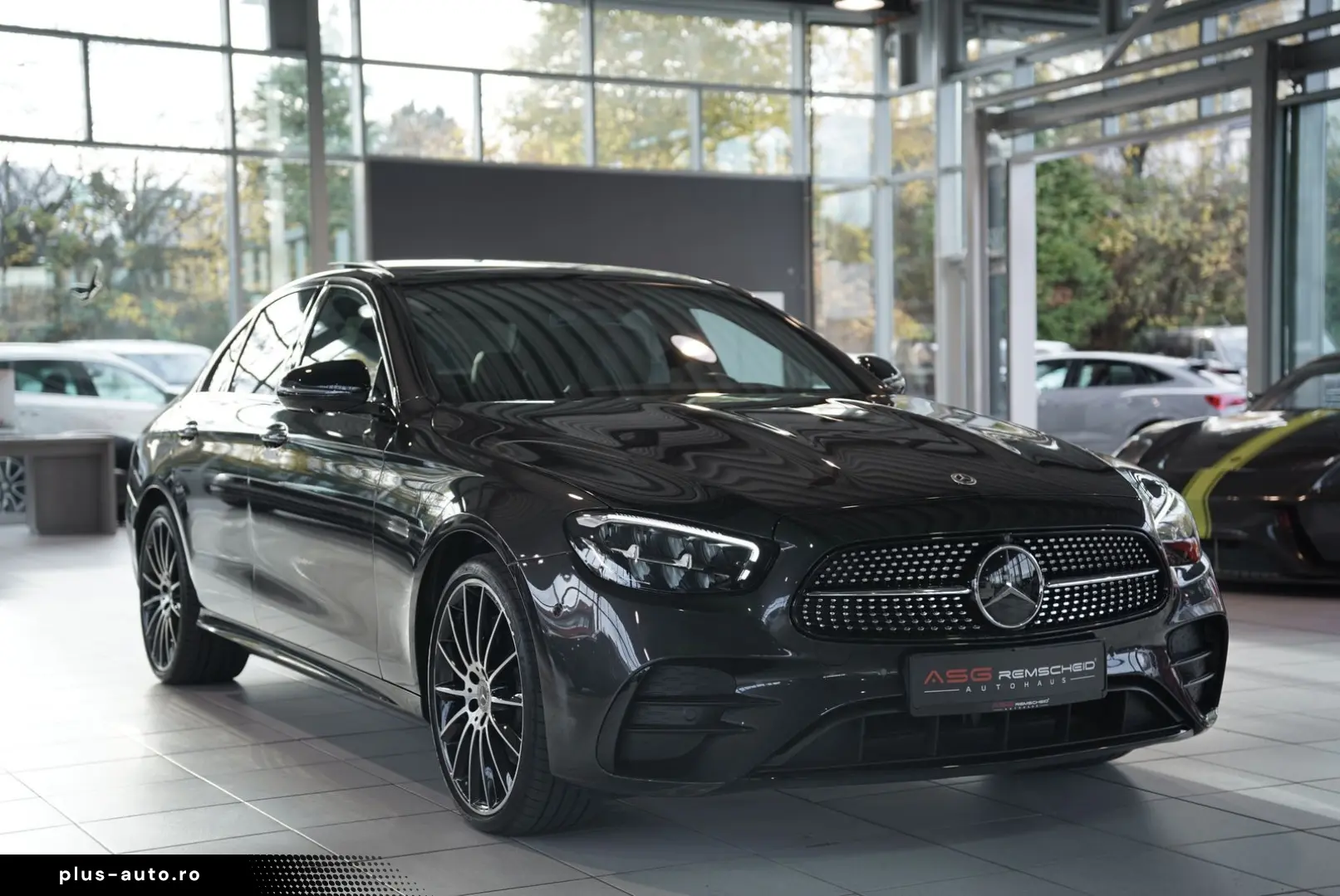 MERCEDES-BENZ E 300 d 4M Limousine AMG Line  20  Pano  Night