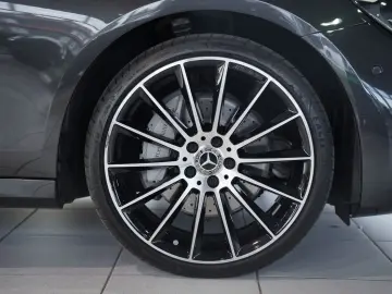 MERCEDES-BENZ E 300 d 4M Limousine AMG Line  20  Pano  Night