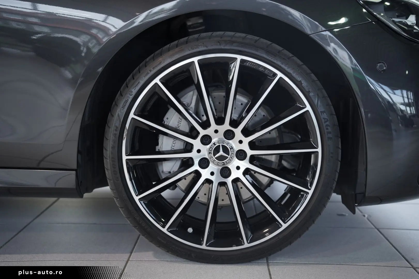 MERCEDES-BENZ E 300 d 4M Limousine AMG Line  20  Pano  Night