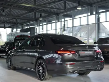 MERCEDES-BENZ E 300 d 4M Limousine AMG Line  20  Pano  Night
