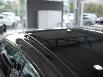 MERCEDES-BENZ E 300 d 4M Limousine AMG Line  20  Pano  Night