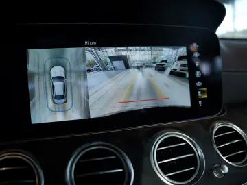 MERCEDES-BENZ E 300 d 4M Limousine AMG Line  20  Pano  Night