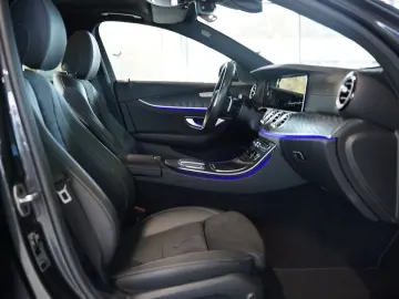 MERCEDES-BENZ E 300 d 4M Limousine AMG Line  20  Pano  Night