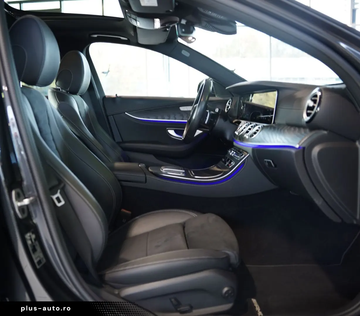 MERCEDES-BENZ E 300 d 4M Limousine AMG Line  20  Pano  Night