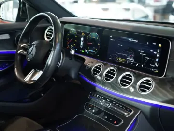 MERCEDES-BENZ E 300 d 4M Limousine AMG Line  20  Pano  Night