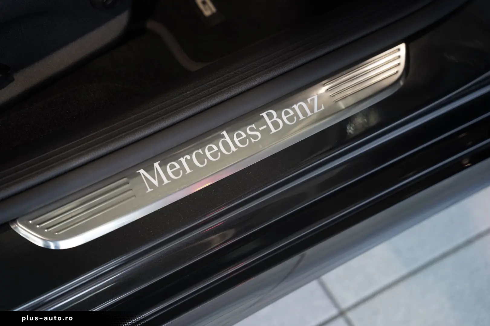 MERCEDES-BENZ E 300 d 4M Limousine AMG Line  20  Pano  Night