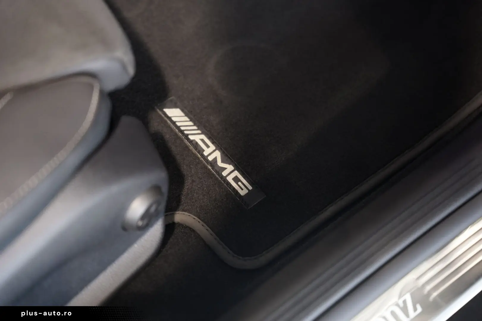 MERCEDES-BENZ E 300 d 4M Limousine AMG Line  20  Pano  Night